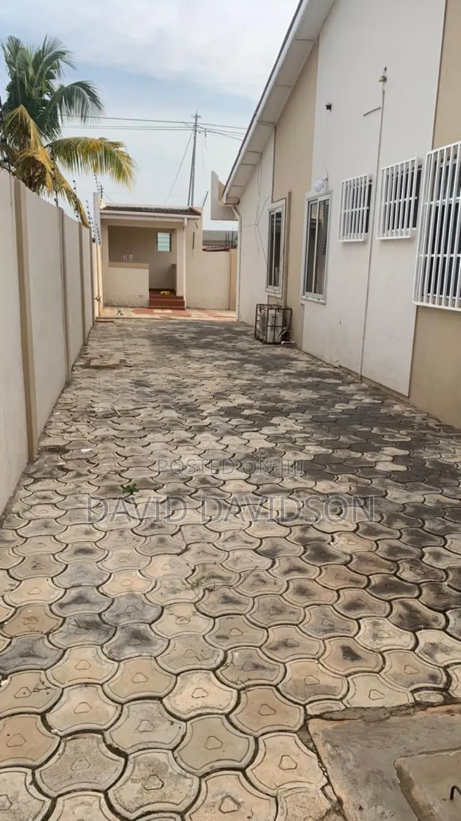 7bdrm House in 4 Bedroom Self, Tema Metropolitan for rent