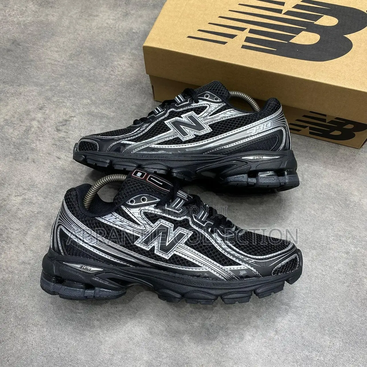 New Balance 740 Black/Silver