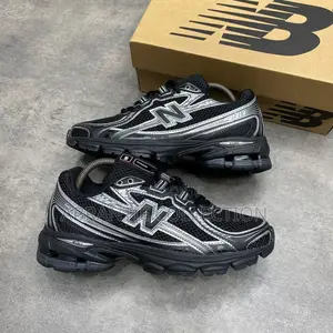 New Balance 740 Black/Silver
