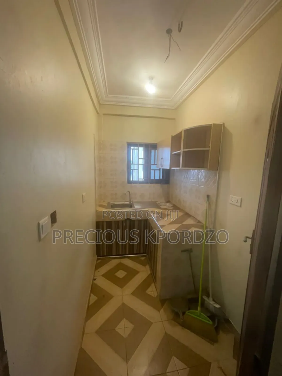 1bdrm Room & Parlour in Frafraha Adenta for rent in Adenta Houses