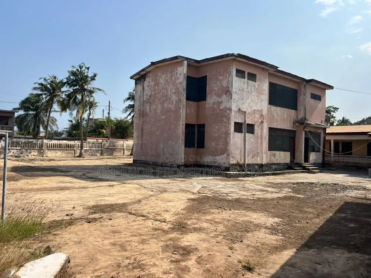 7bdrm House in Teshie-Nungua Estate, Accra Metropolitan for sale