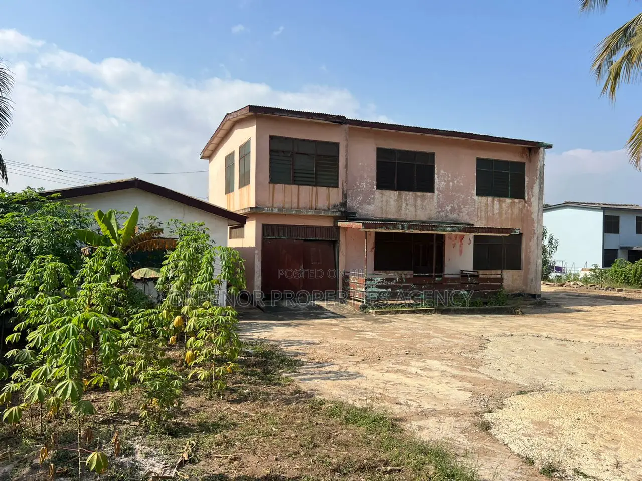 7bdrm House in Teshie-Nungua Estate, Accra Metropolitan for sale