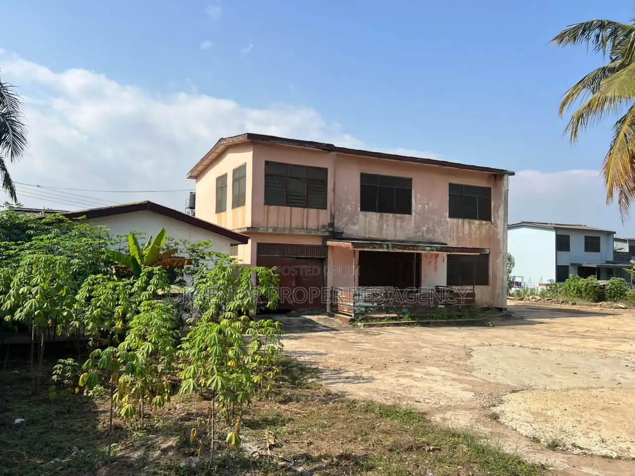 7bdrm House in Teshie-Nungua Estate, Accra Metropolitan for sale