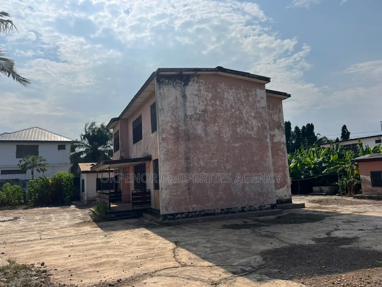 7bdrm House in Teshie-Nungua Estate, Accra Metropolitan for sale