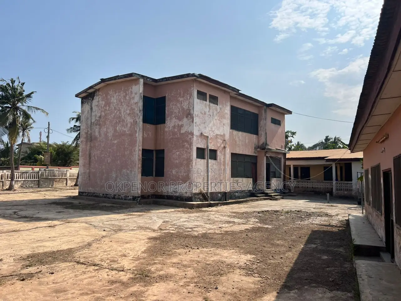 7bdrm House in Teshie-Nungua Estate, Accra Metropolitan for sale