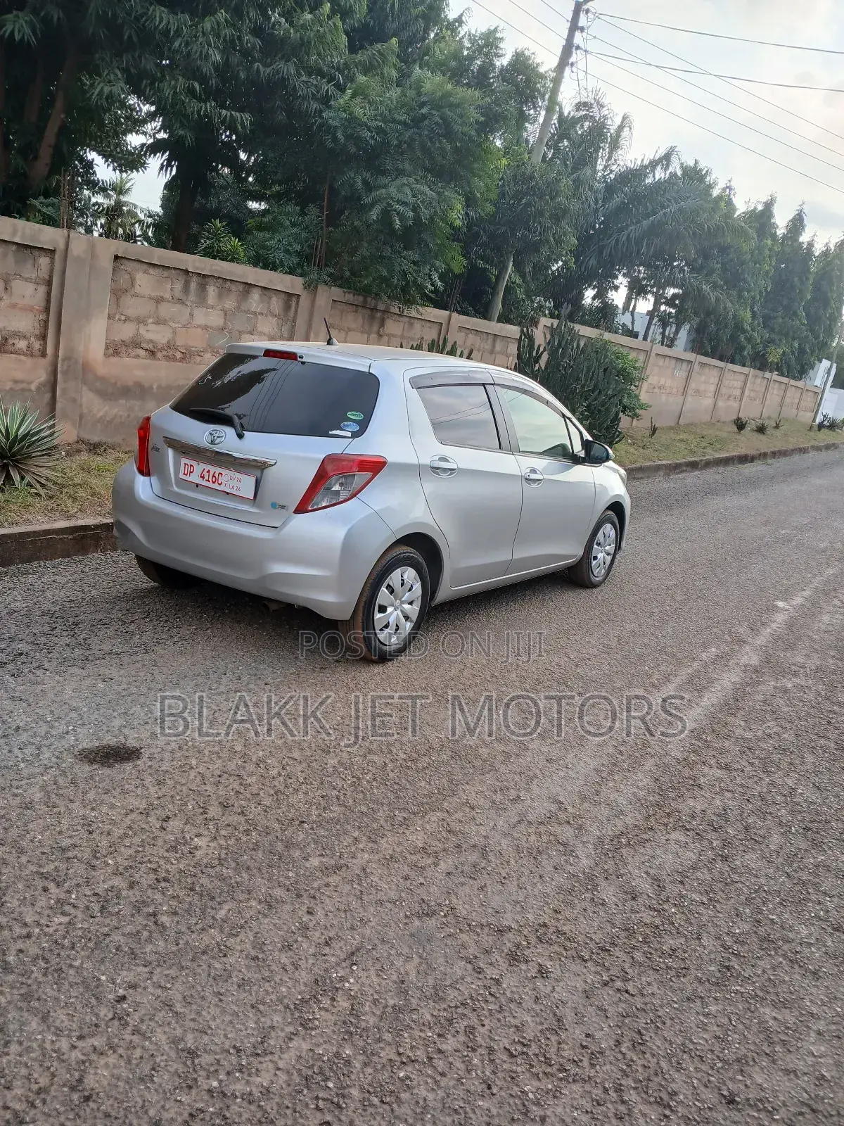 Toyota Vitz 1.3 FWD 5dr 2013 Silver