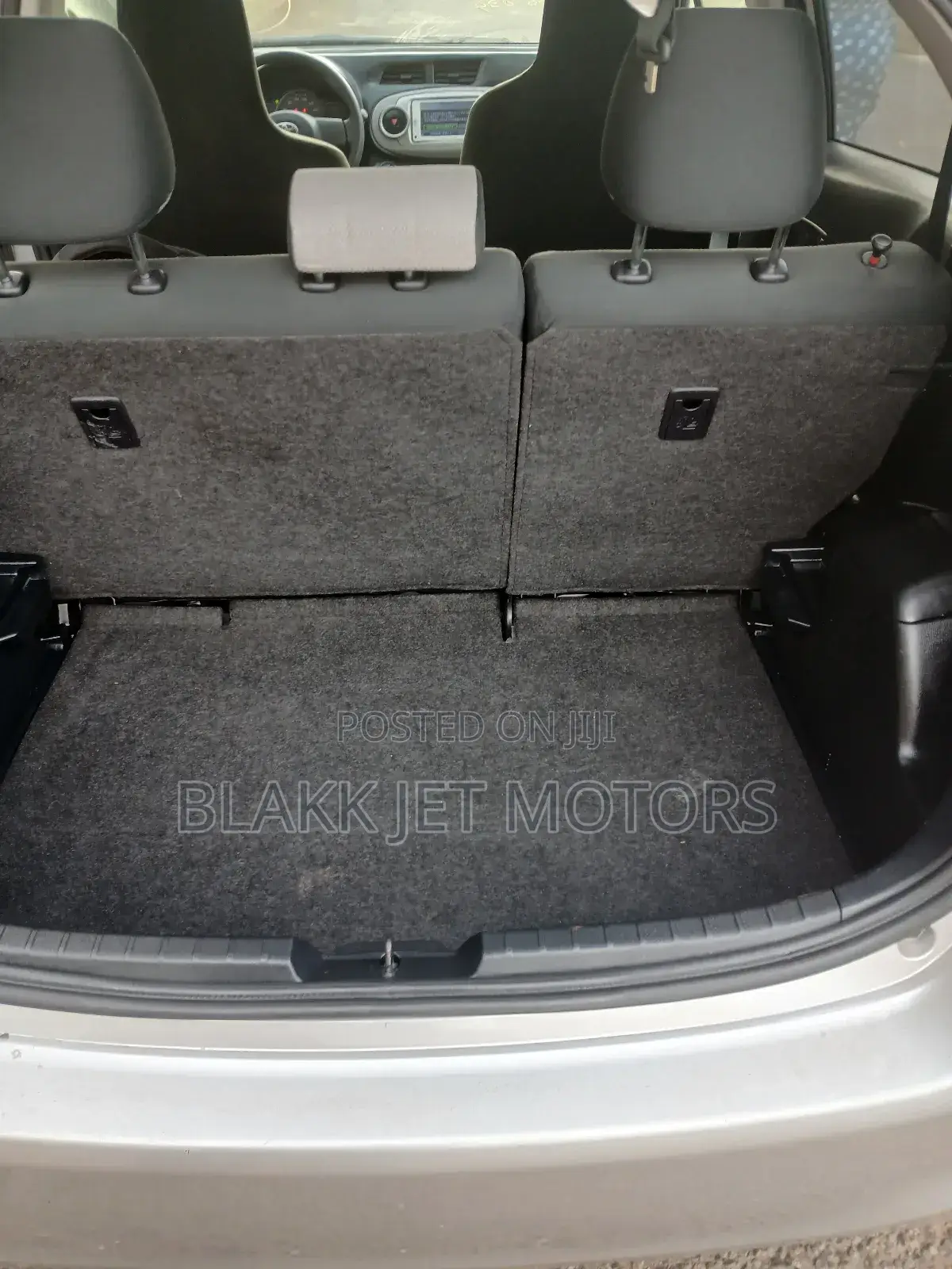 Toyota Vitz 1.3 FWD 5dr 2013 Silver