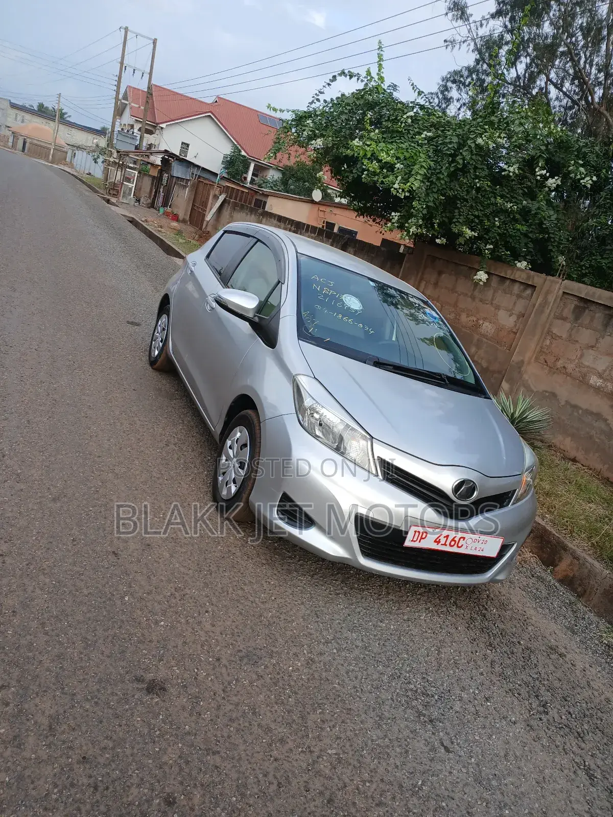 Toyota Vitz 1.3 FWD 5dr 2013 Silver