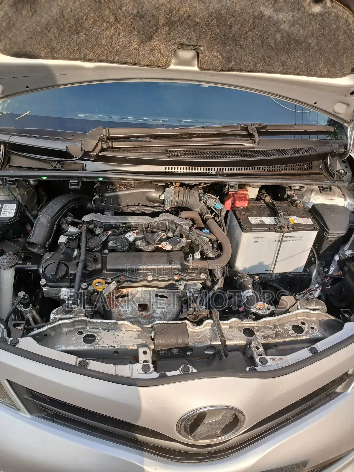 Toyota Vitz 1.3 FWD 5dr 2013 Silver