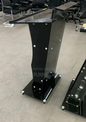 Tempered Glass Pulpit (All Black)