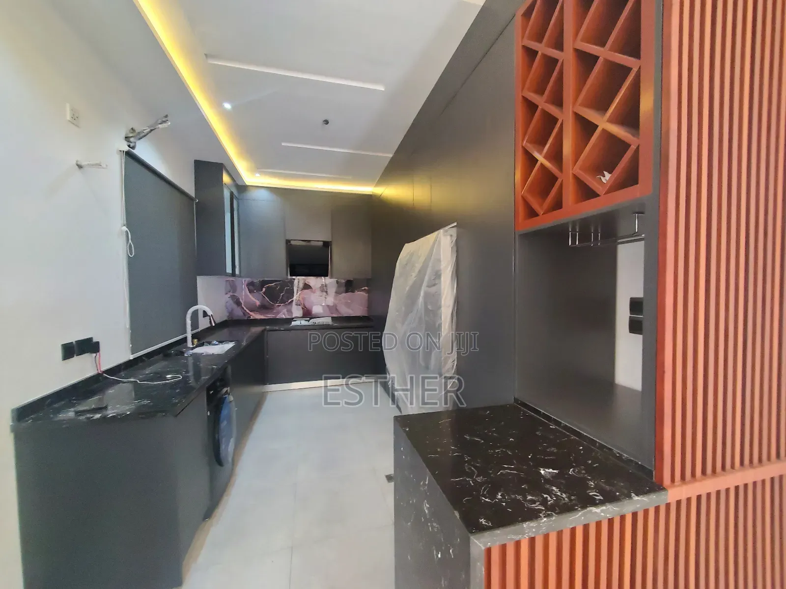4bdrm House in Lakeside, Ashaley Botwe for sale