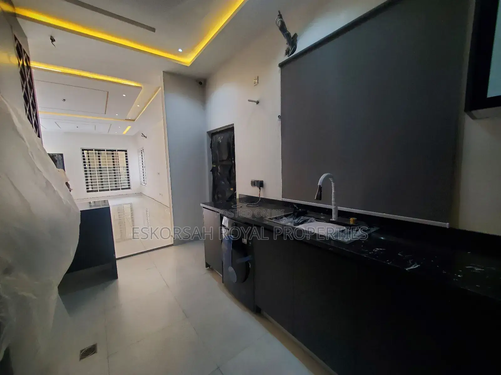 4bdrm House in Lakeside, Ashaley Botwe for sale