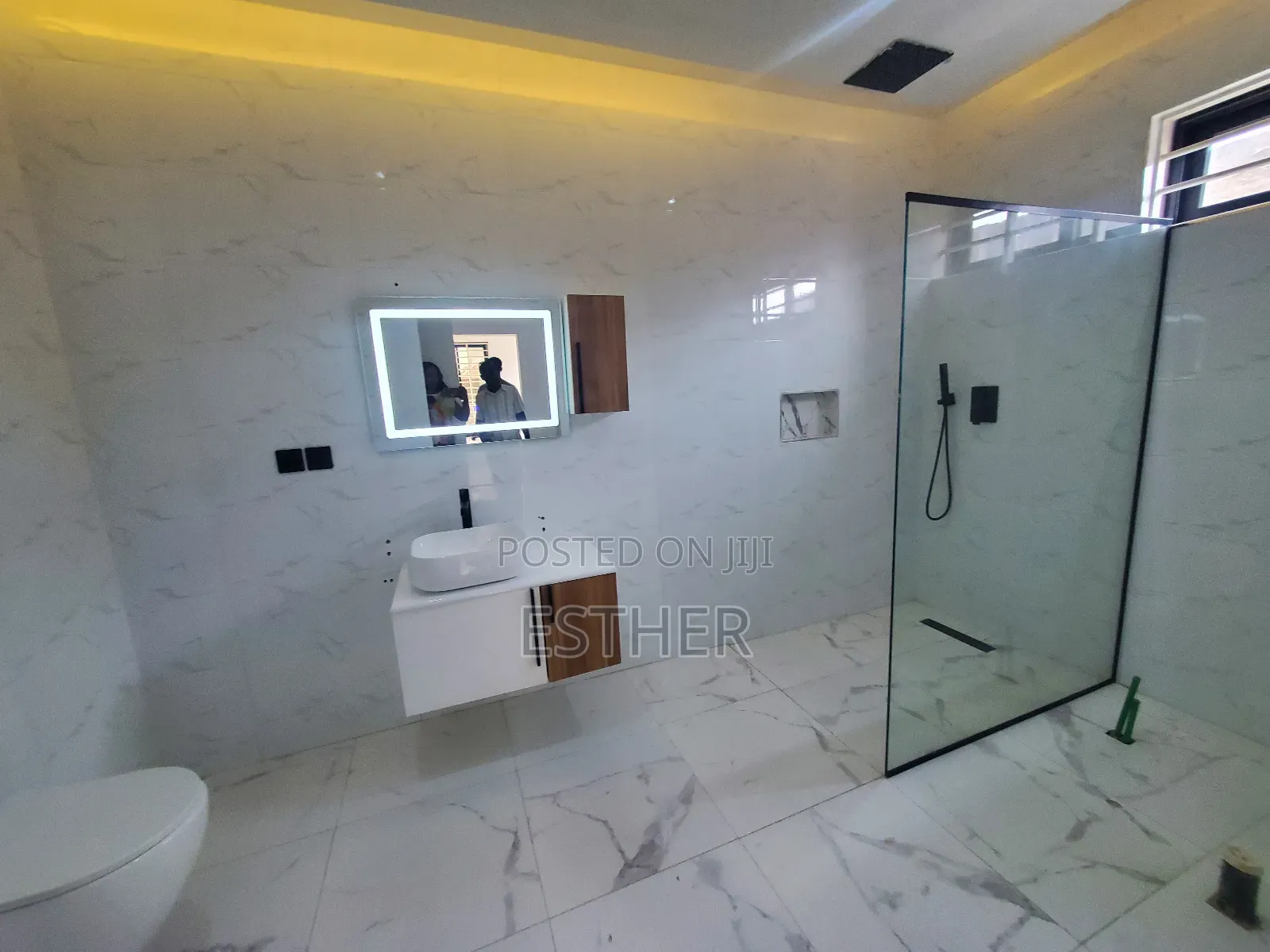 4bdrm House in Lakeside, Ashaley Botwe for sale