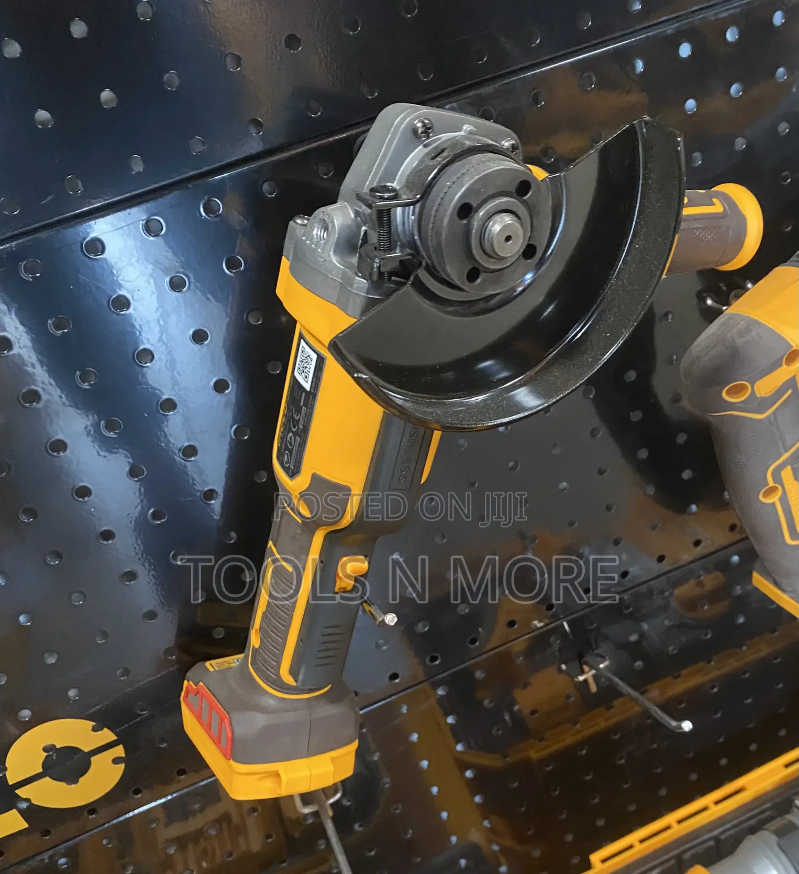 INGCO Cordless Angle Grinder - CAGLI211156