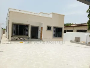 3bdrm House in Sakumono for sale