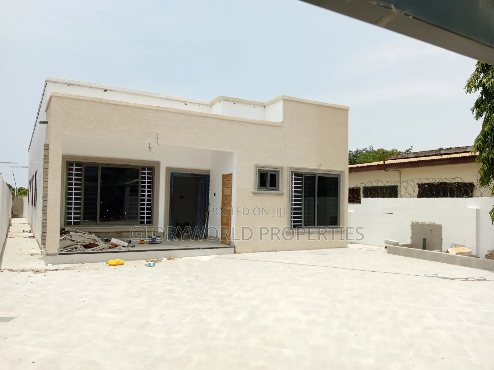 3bdrm House in Sakumono for sale