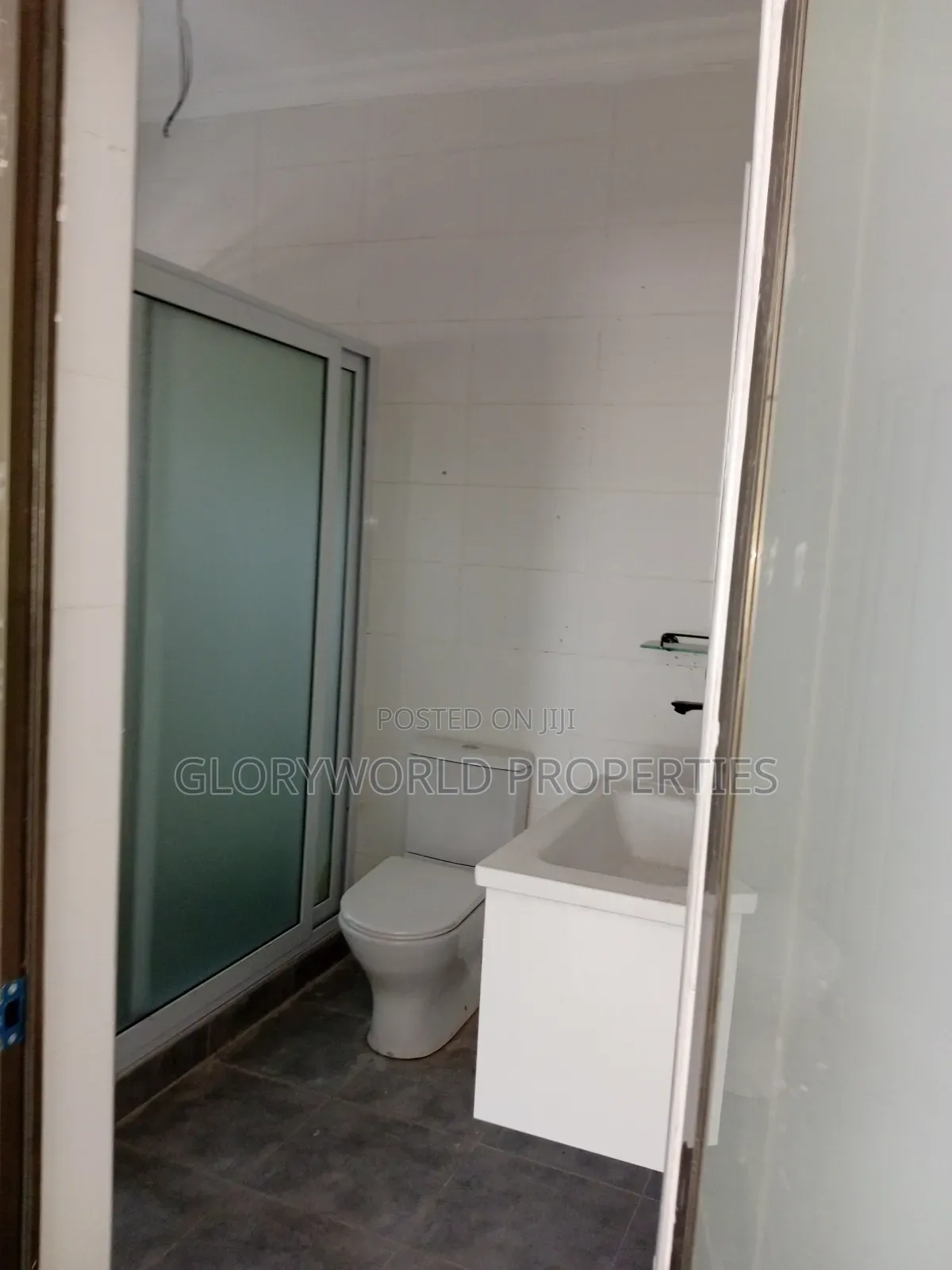 3bdrm House in Sakumono for sale