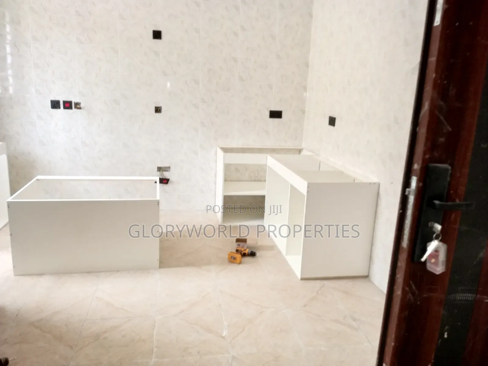 3bdrm House in Sakumono for sale