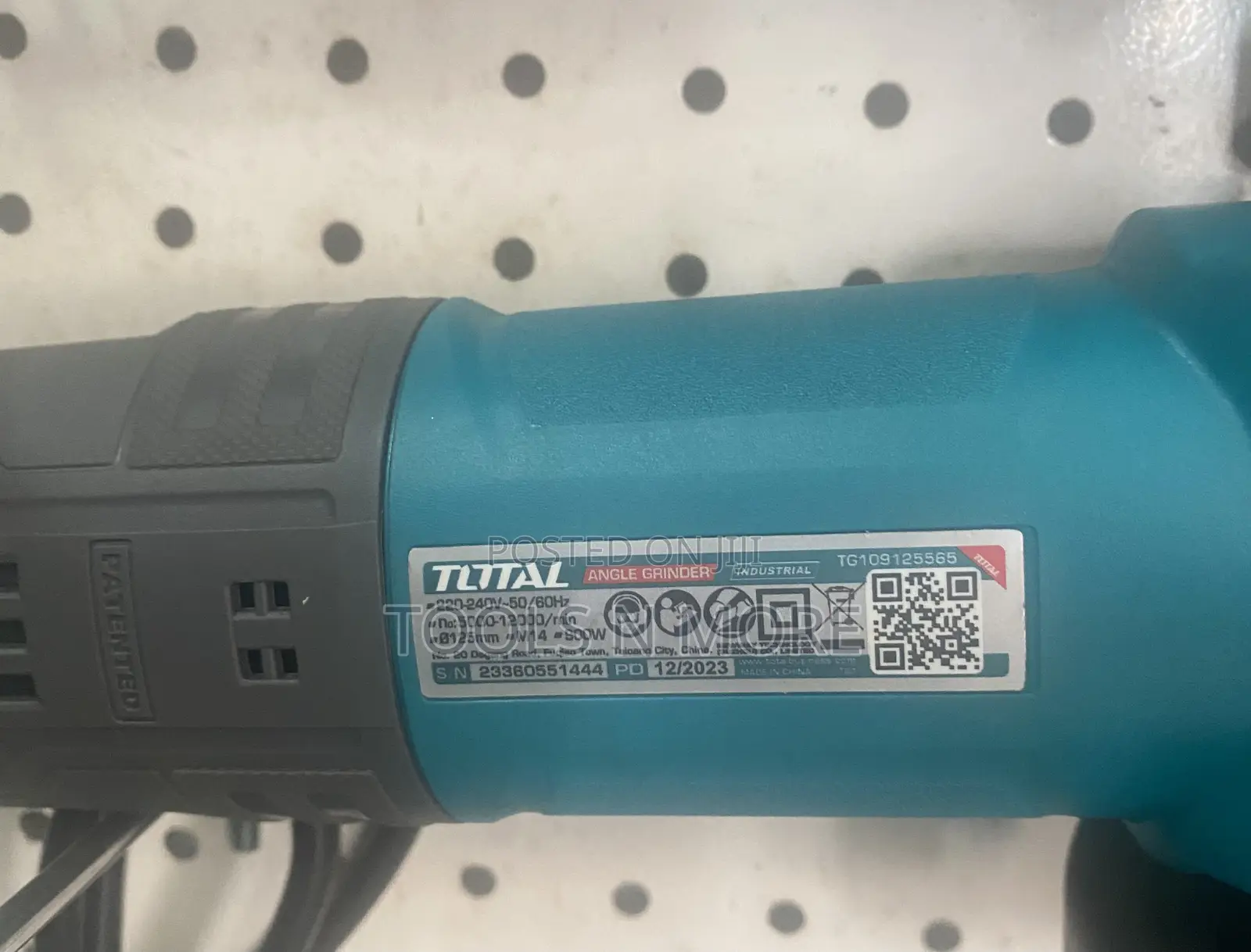 TOTAL Angle Grinder 900W