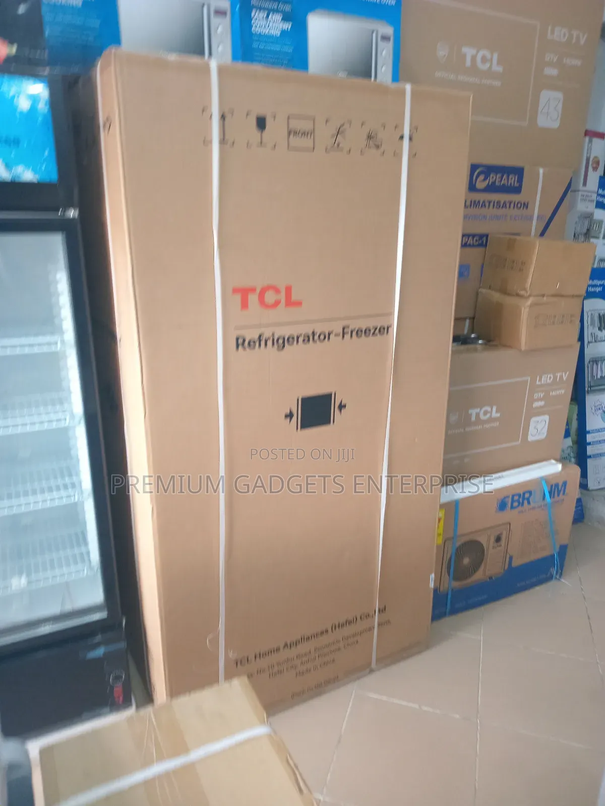 TCL 607L Refrigerator Side by Side P520SBN
