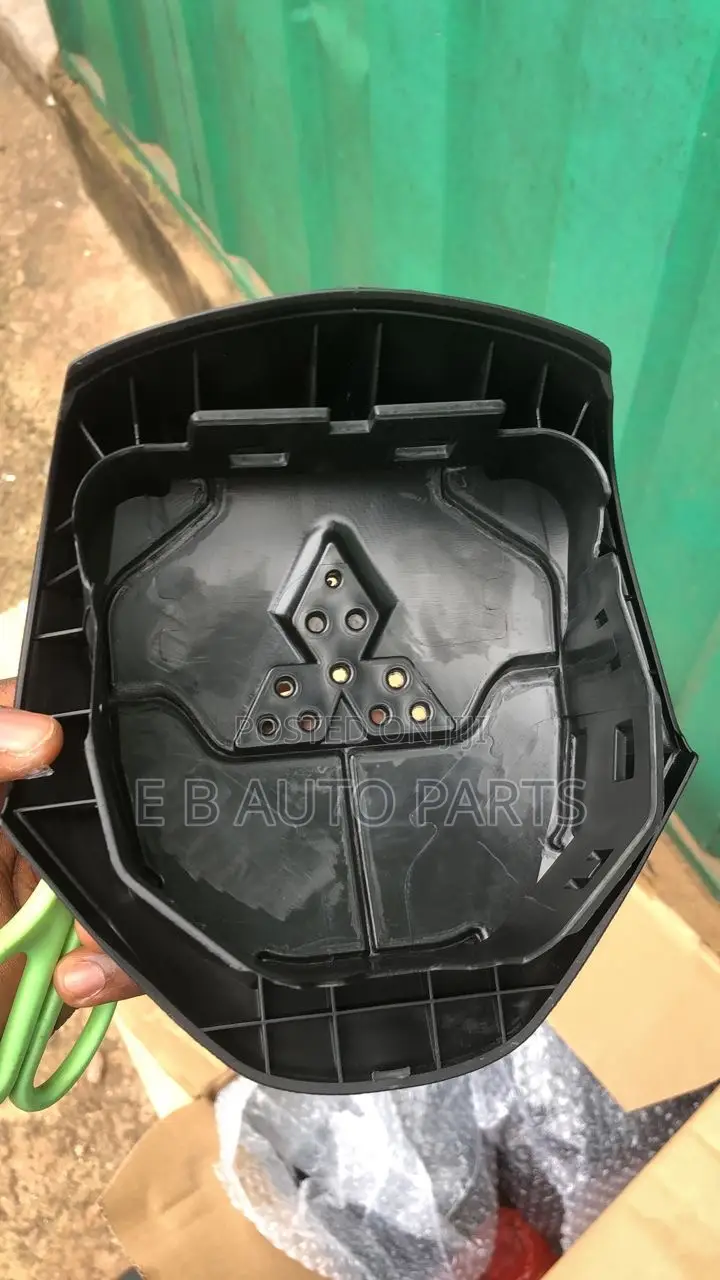 Outlander 2015-2020 Airbag Cover