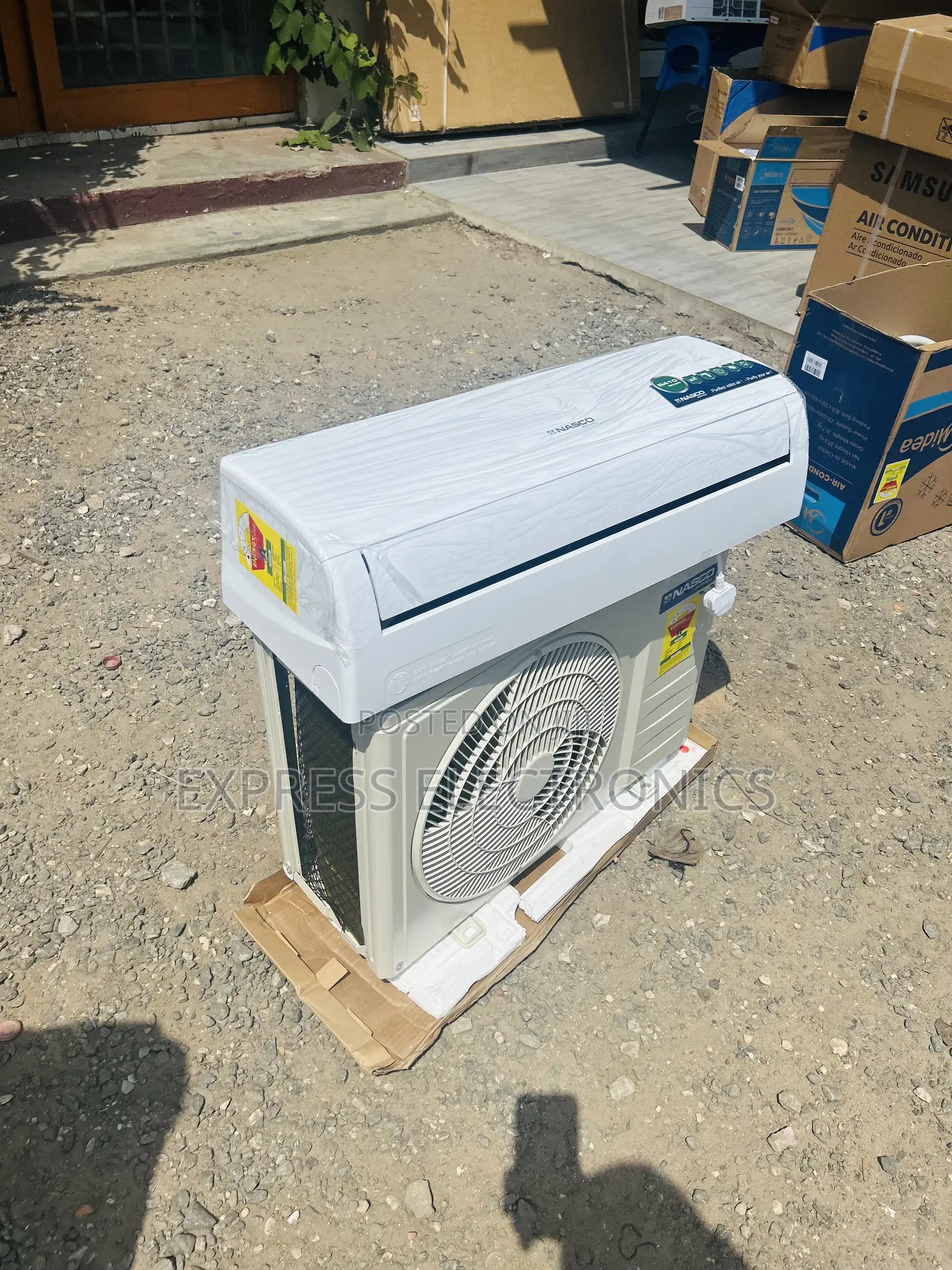 Quality Sleek Split R410 Gas Nasco 2.5hp Ac White