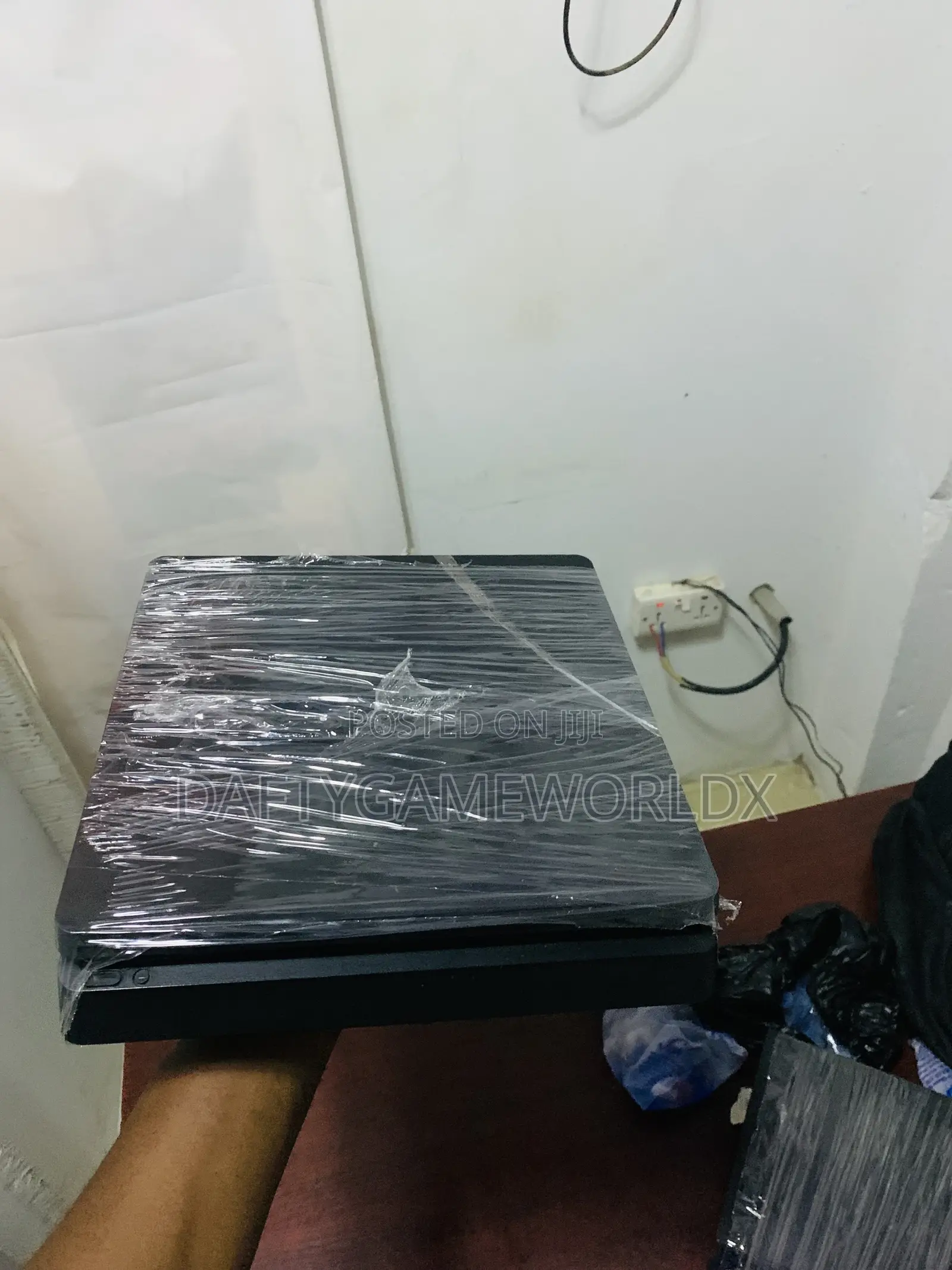 Play Station 4 Slim