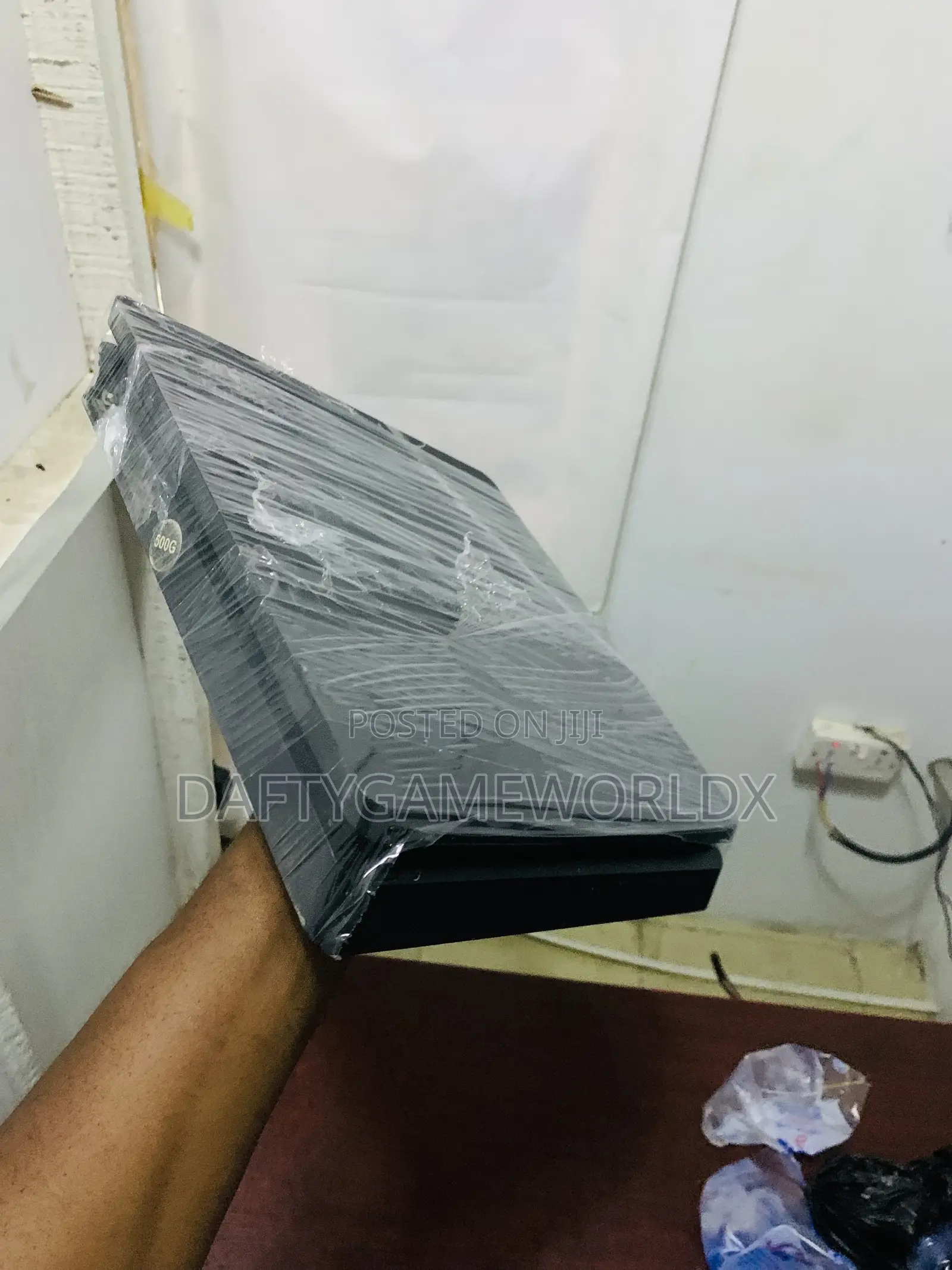 Play Station 4 Slim
