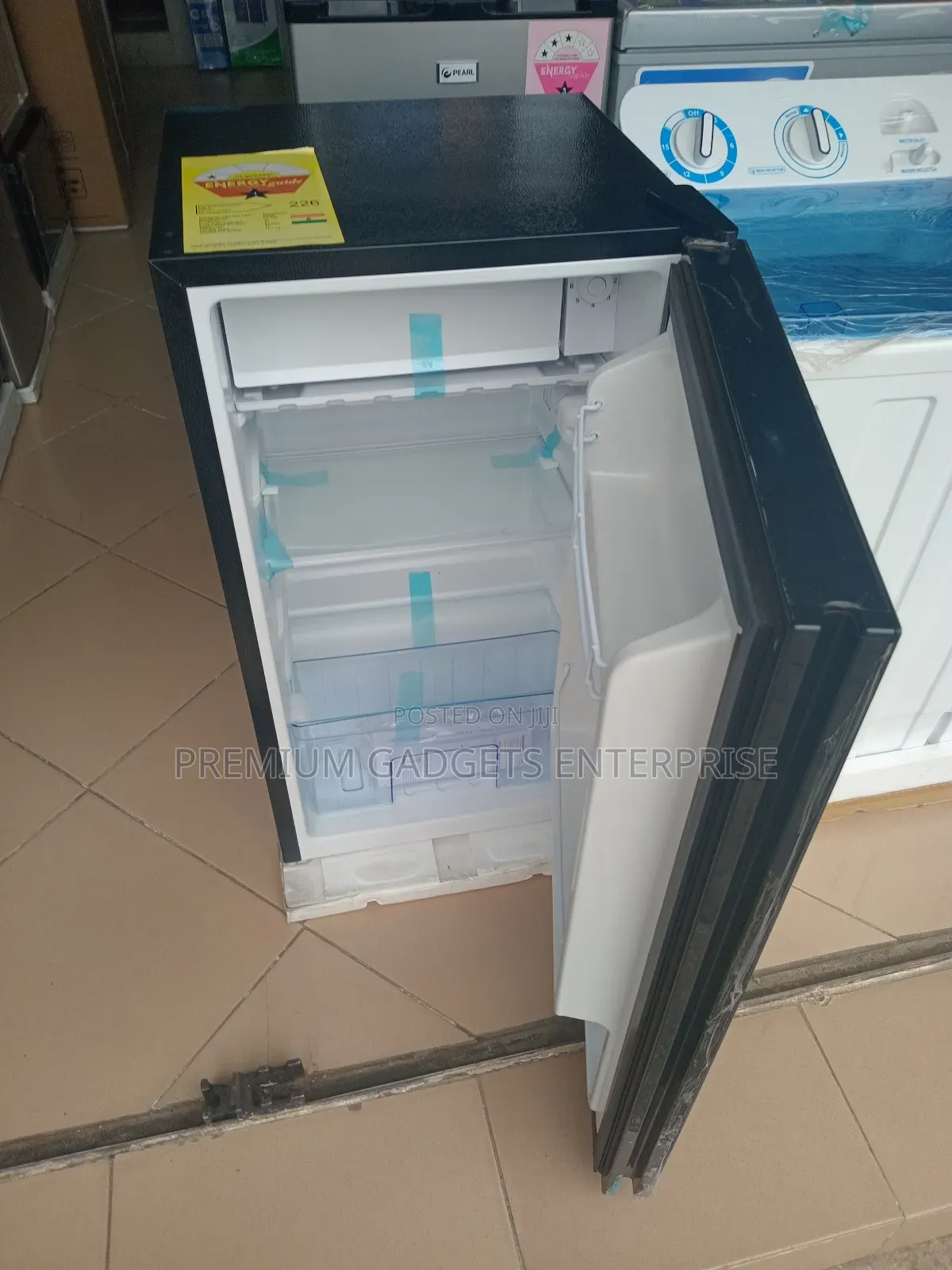 Pearl Black Mirror Glass 80L Table Top Refrigerator