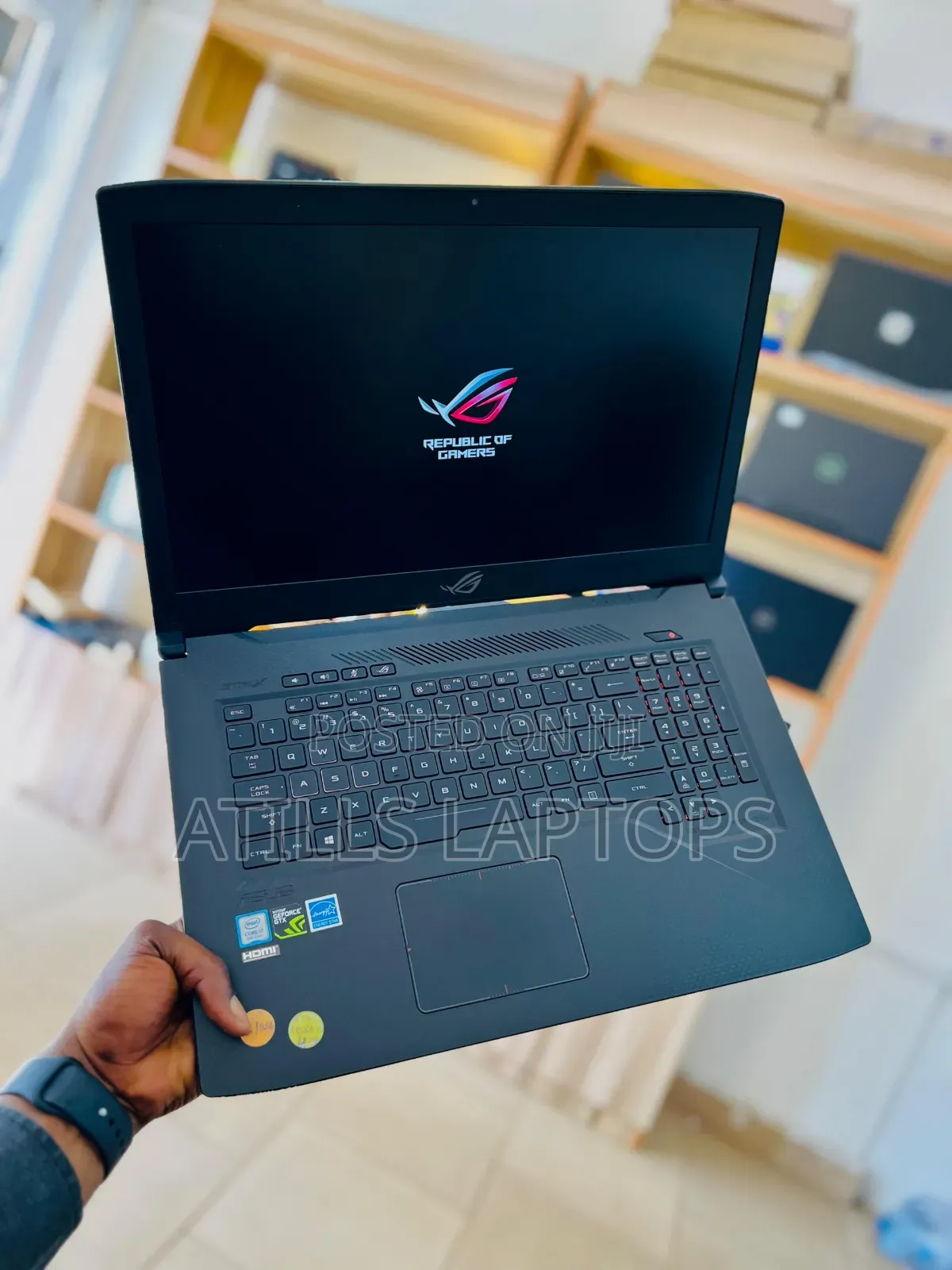 Laptop Asus ROG Strix G17 16GB Intel Core I7 SSD 1.5T