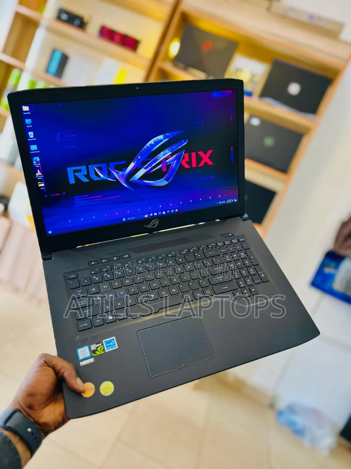 Laptop Asus ROG Strix G17 16GB Intel Core I7 SSD 1.5T