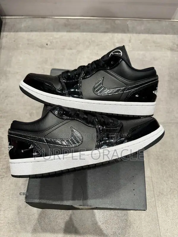 Nike Men's Free Run Motion Sneakers