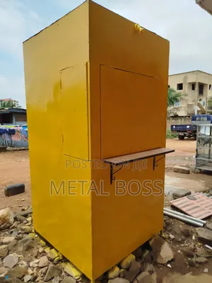 4x4 Momo Kiosk