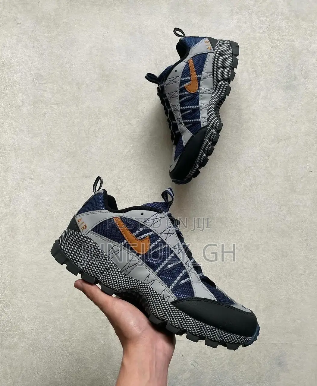 Nike Air Humara QS in Tema Metropolitan Shoes, Bra Noble