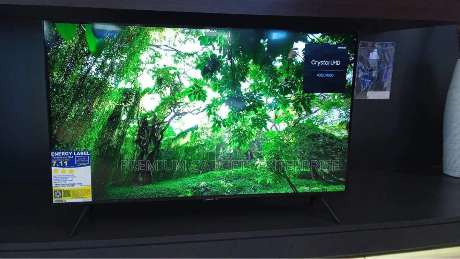 Samsung 65-Inch Class Crystal Uhd U8000f Purcolor Tv
