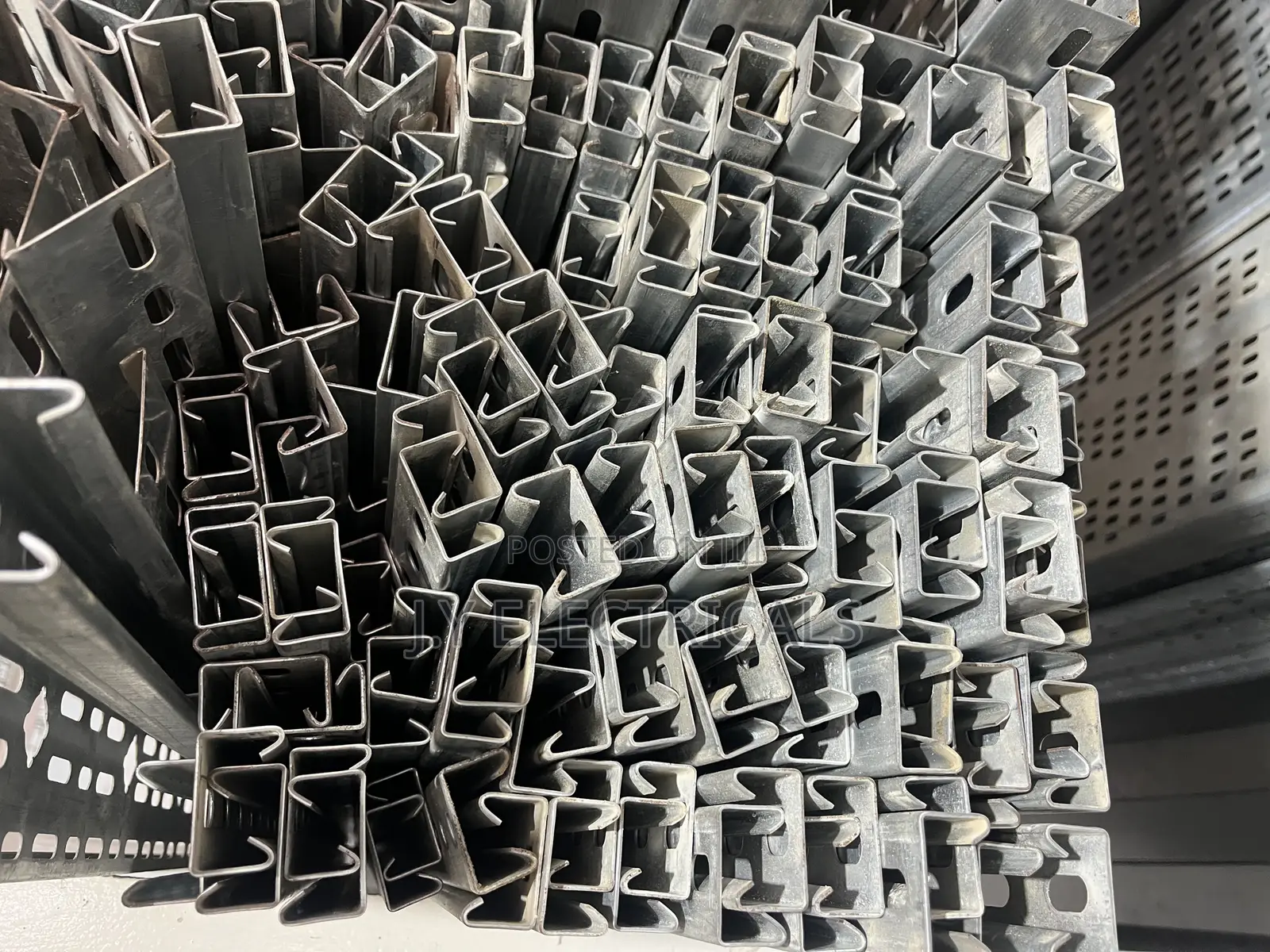 Unistrut / U Channel
