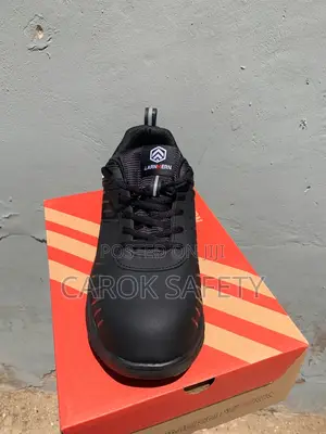 Sneaker Safety Boots