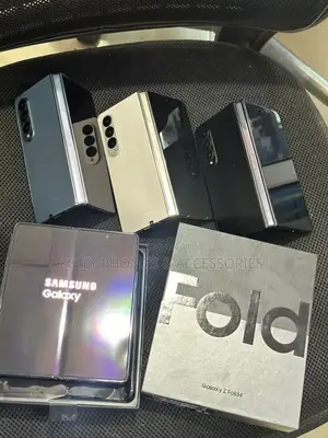 New Samsung Galaxy Z Fold4 256 GB Gold