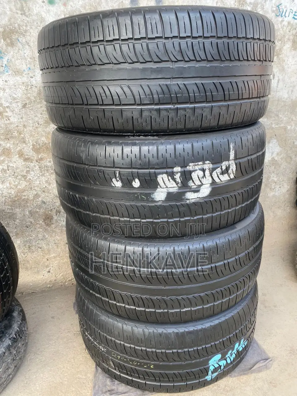 295/40r22 Home Used First Grade Tyres Available