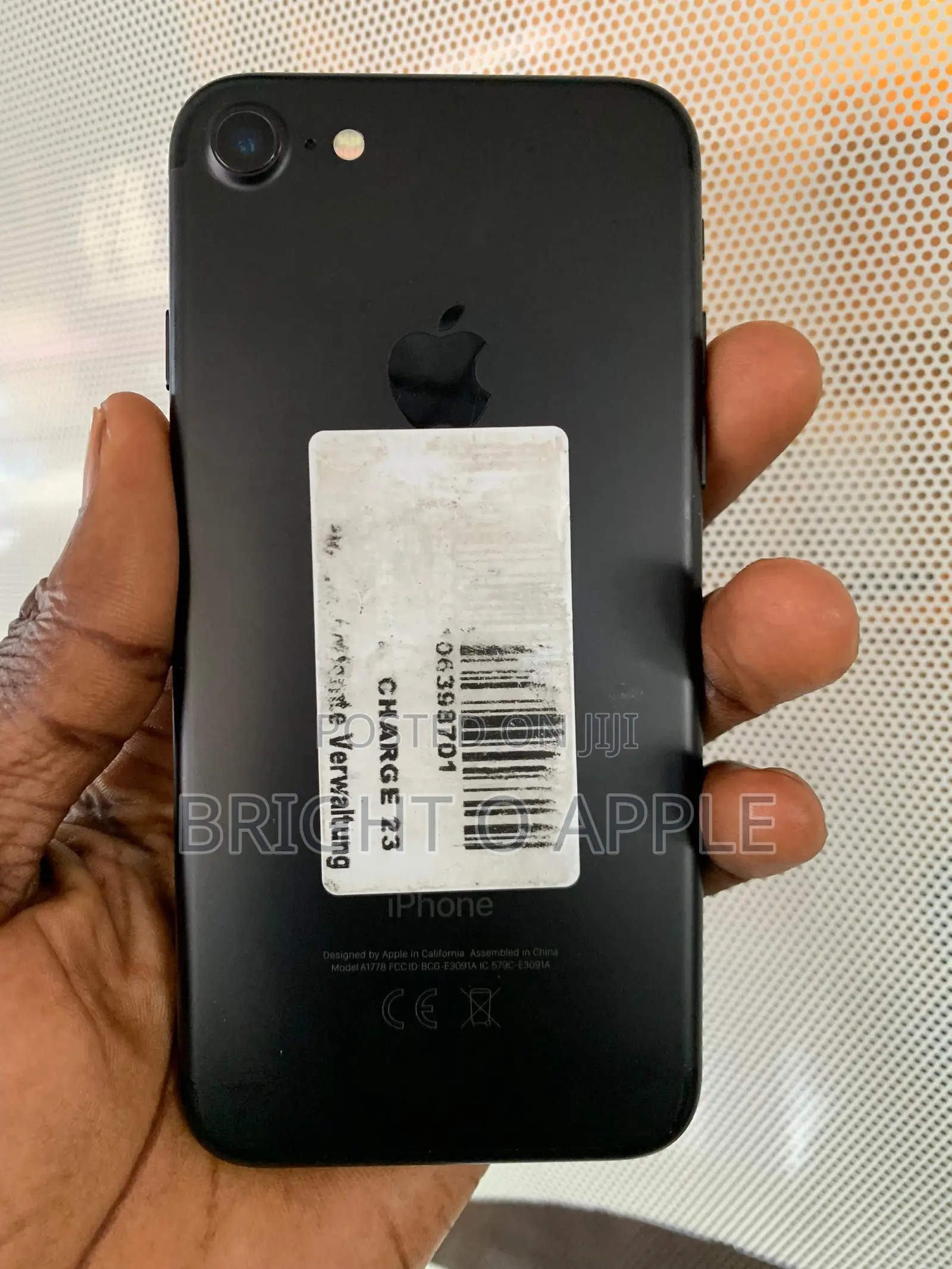 New Apple iPhone 7 32 GB Black