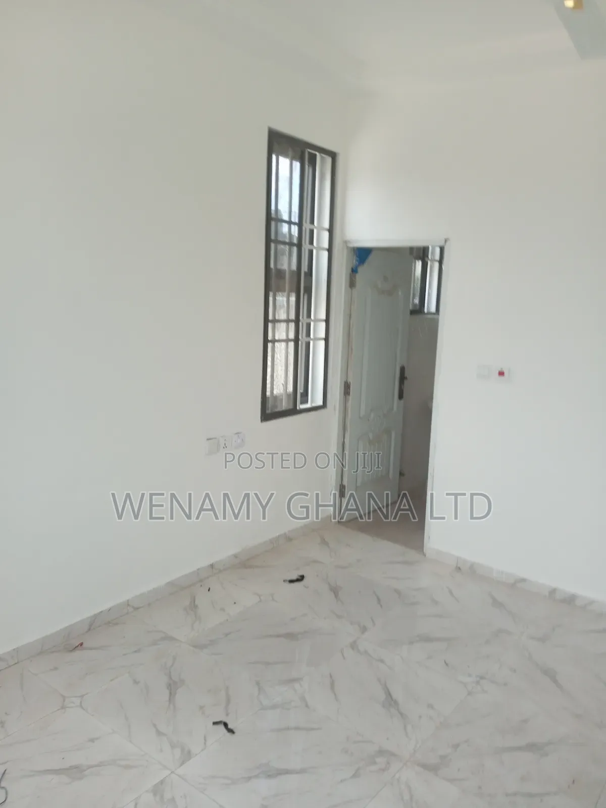 2bdrm Apartment in Community 25, Tema Metropolitan for rent