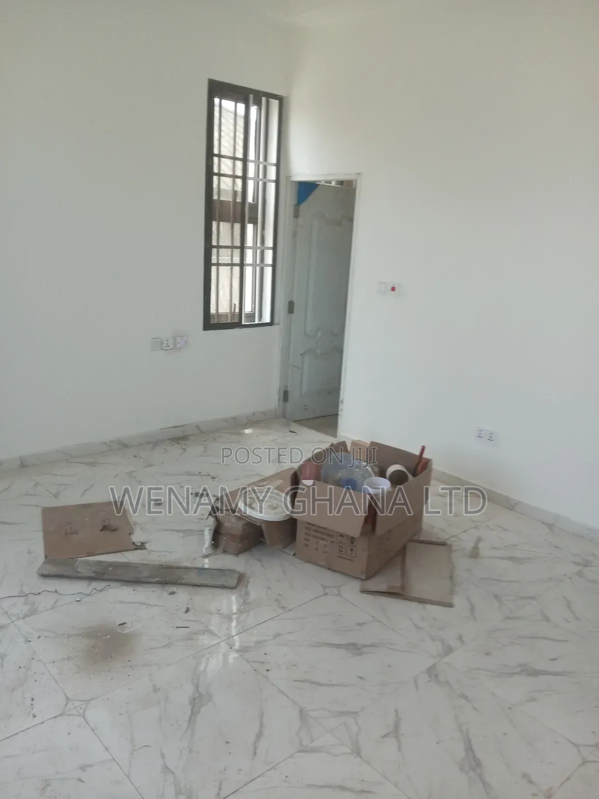 2bdrm Apartment in Community 25, Tema Metropolitan for rent
