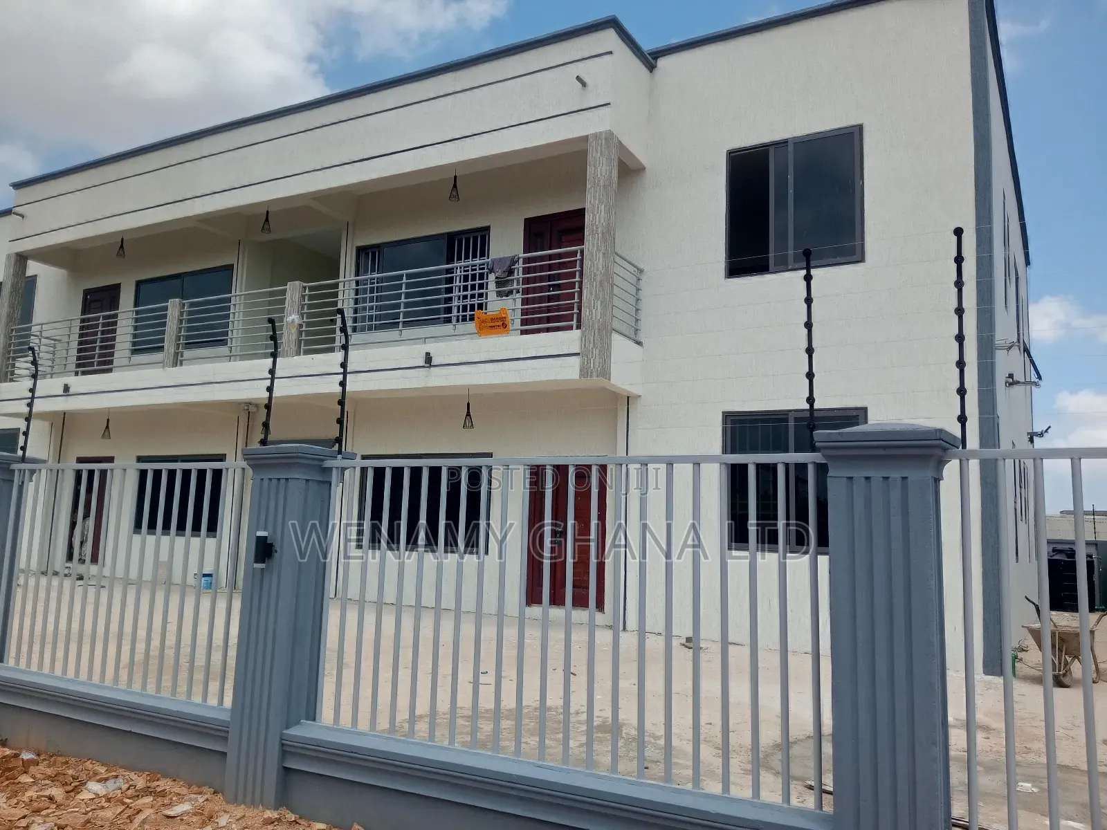 2bdrm Apartment in Community 25, Tema Metropolitan for rent