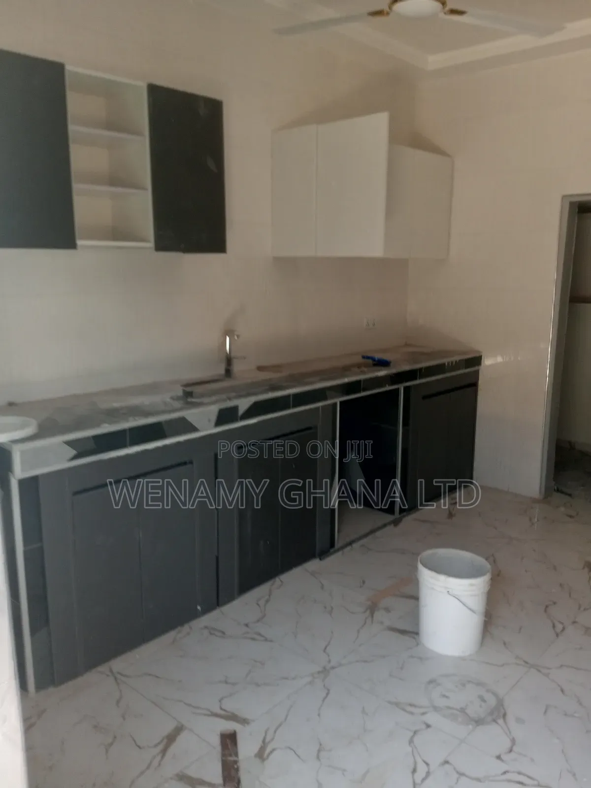 2bdrm Apartment in Community 25, Tema Metropolitan for rent