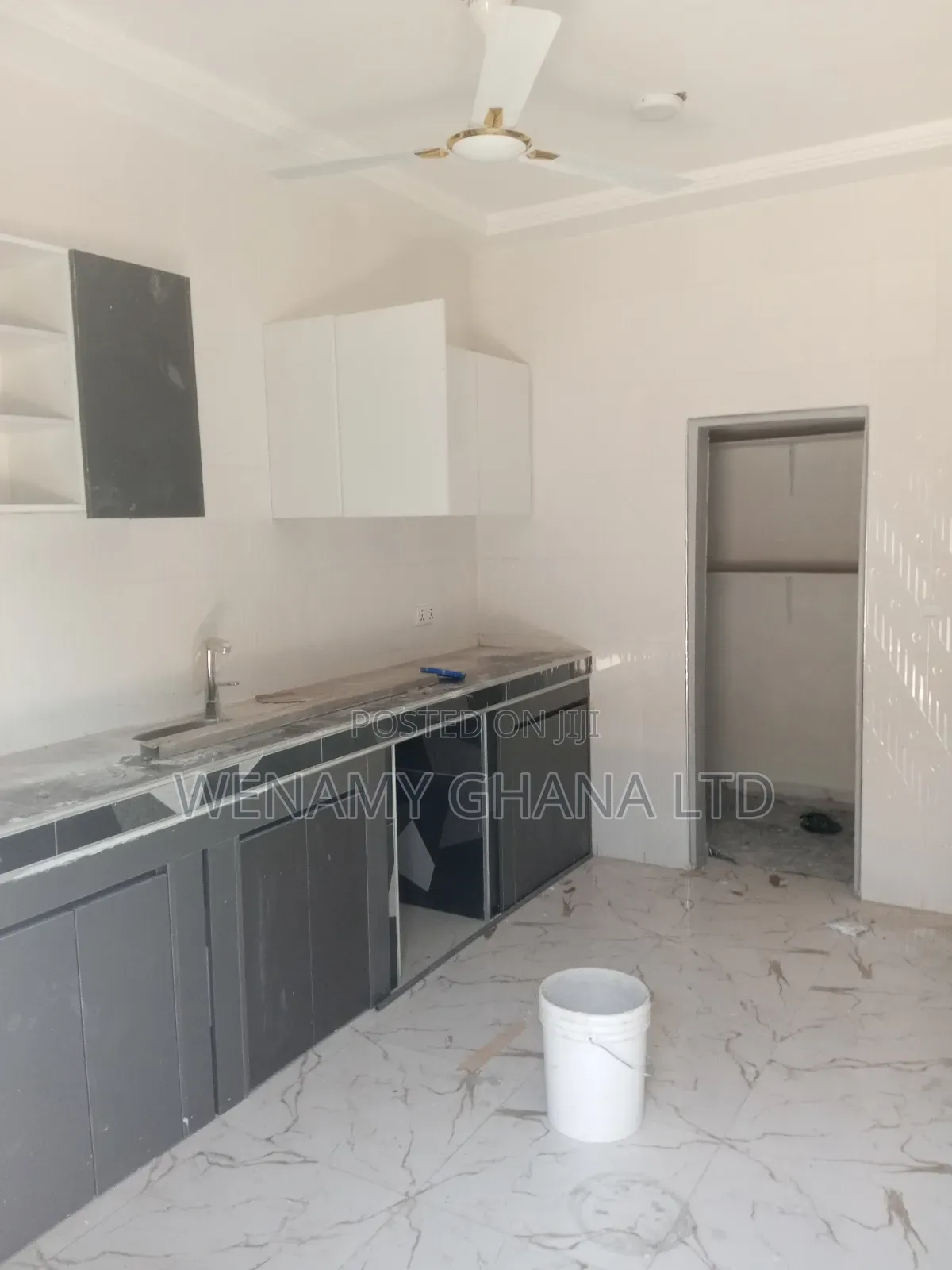 2bdrm Apartment in Community 25, Tema Metropolitan for rent