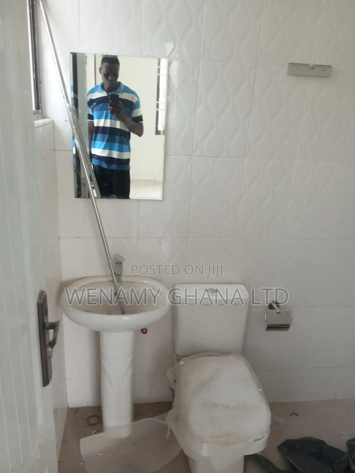 2bdrm Apartment in Community 25, Tema Metropolitan for rent