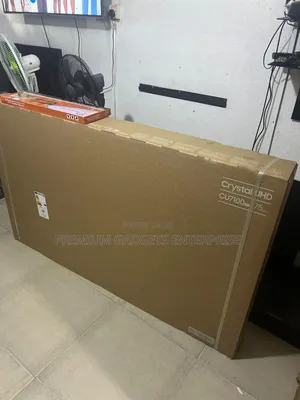 High Dynamic Range 75" Crystal Uhd Samsung Smart Tv