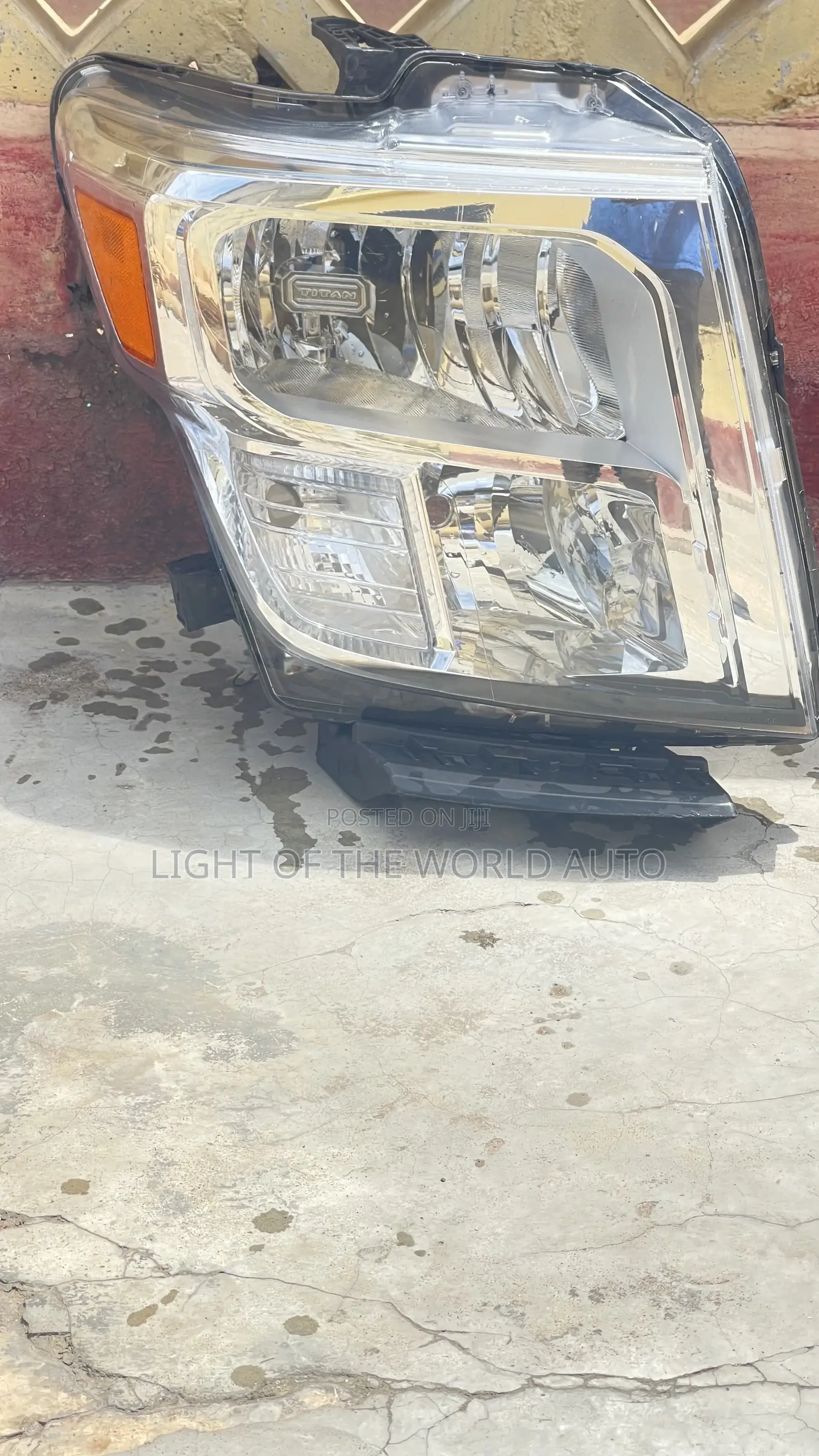 Nissan Titan 2020 Headlights Right Side