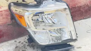 Nissan Titan 2020 Headlights Right Side