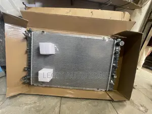 Ford Escape 2004,2006 Radiator Tank